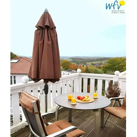 Cosy In With Balcony *